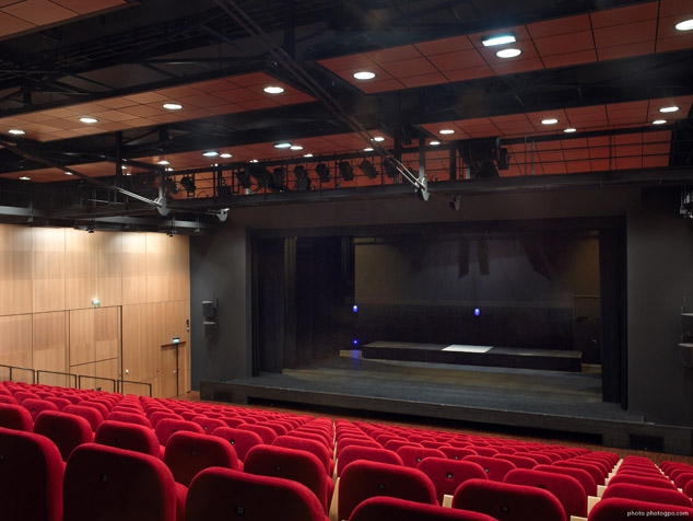 Intérieur salle LANGUEUX